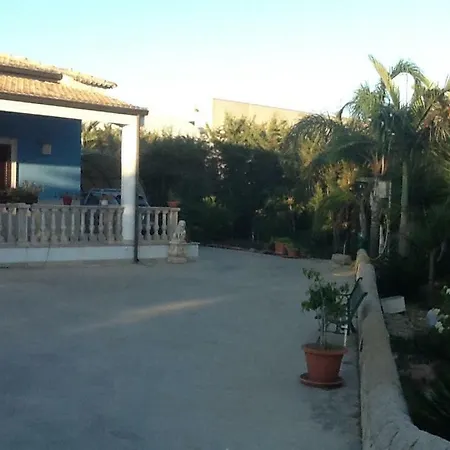 Azzurra * Scoglitti